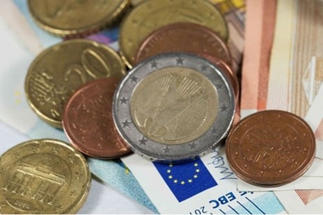 Afbeelding van euromunten en geldbrieven